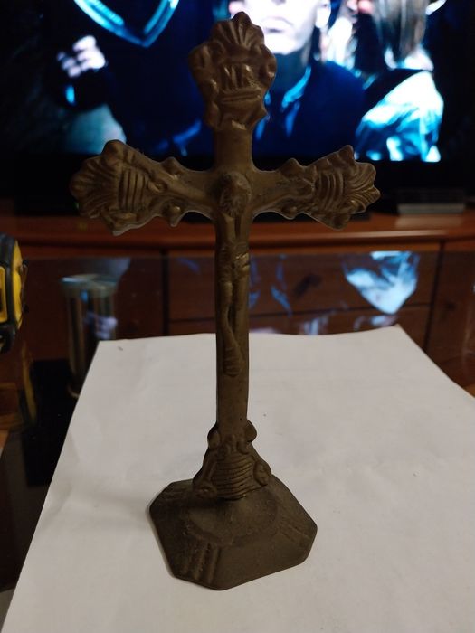 Crucifixo antigo em cobre e concha apóstolo Santiago