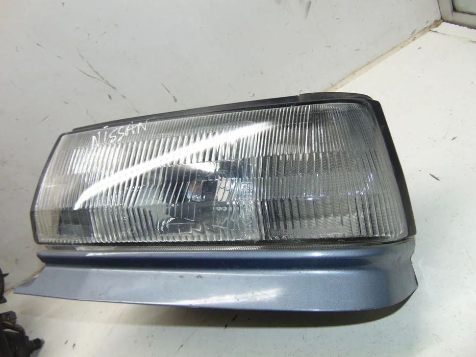 Nissan Almera/Bluebird faróis