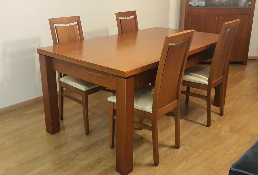 Mobília de Sala de Jantar - Aparador + Mesa