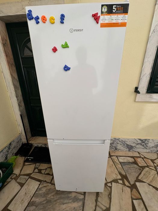 Frigorífico Combinado Indesit – Congelador Funciona | Frigorífico Não Arrefece
