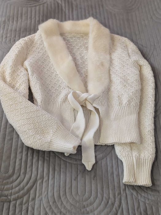 Светр білий, в’язаний