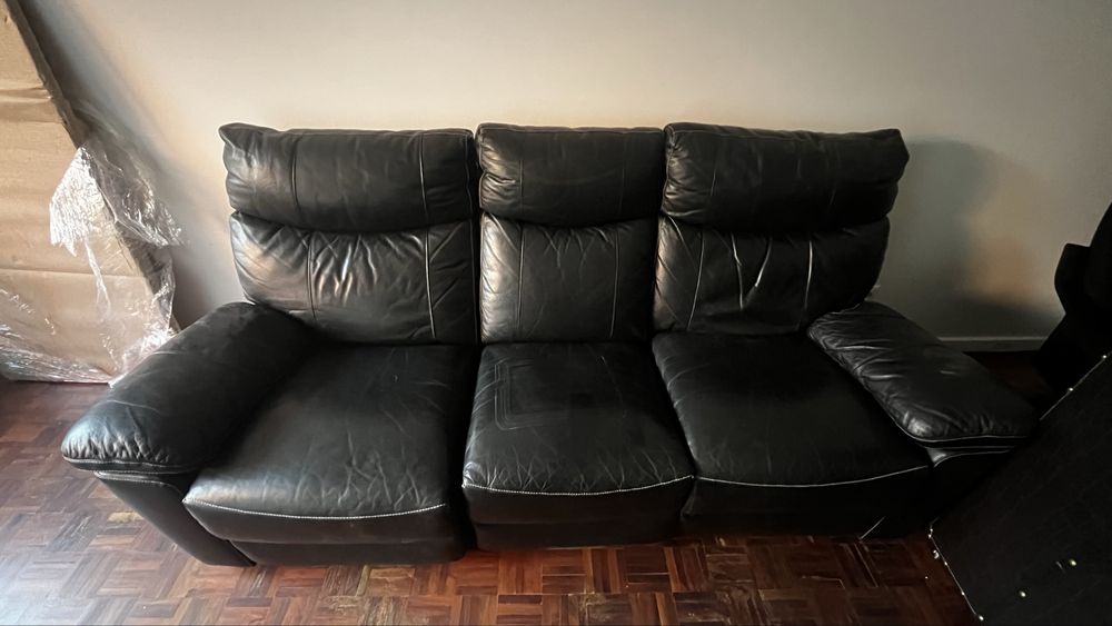 Sofá Preto Pele
