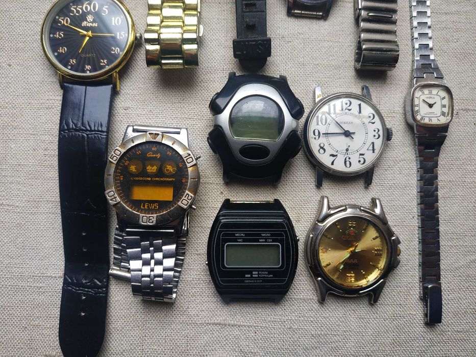 лот часов под реставрацию