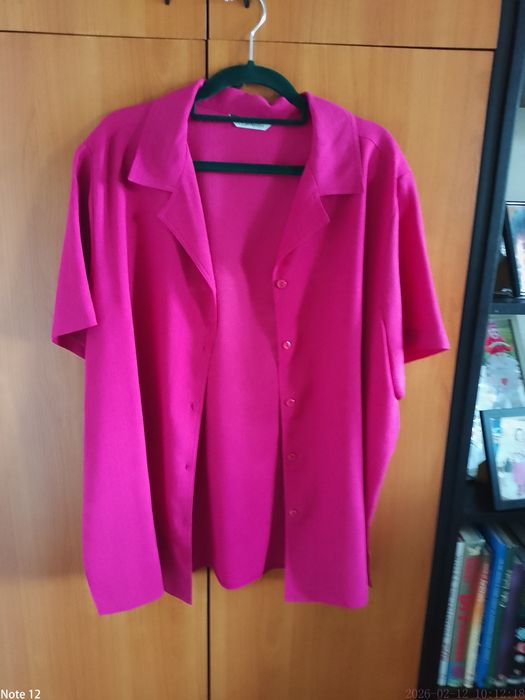 Letnia bluzka zapinana na guziki