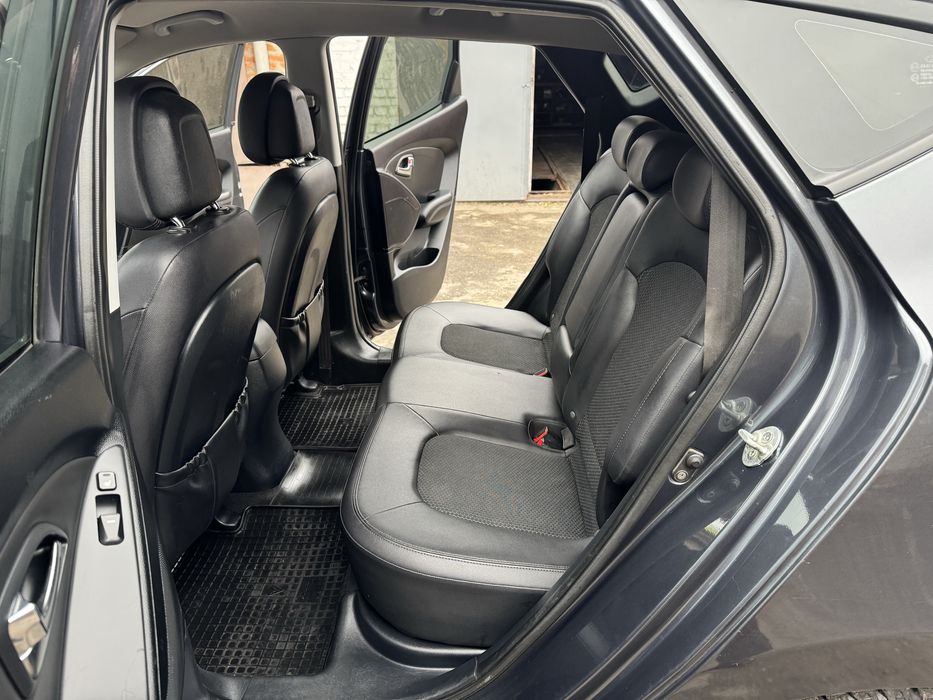 Продам офіційний HYUNDAI IX35 гбо повний привід