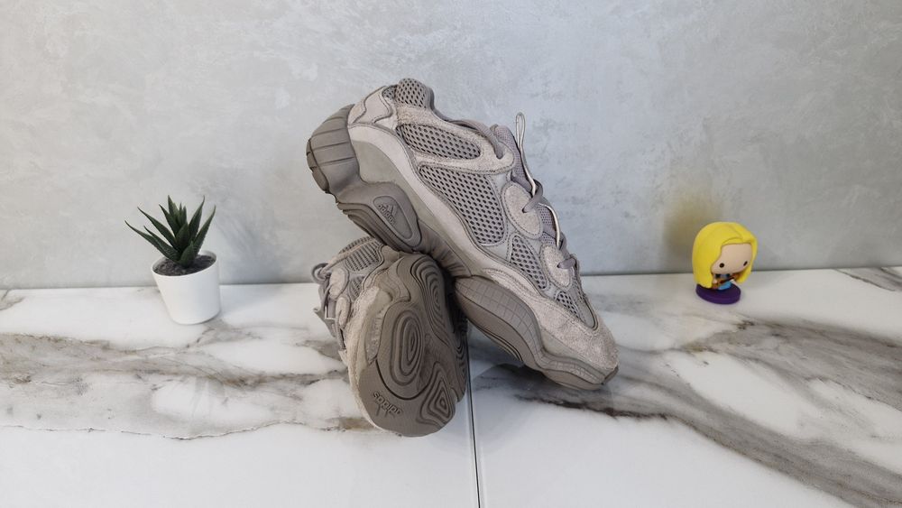 Кросівки Adidas Yeezy 500.Розмір 42.5