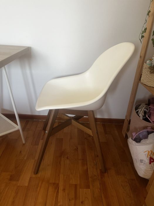 Cadeira Branca IKEA