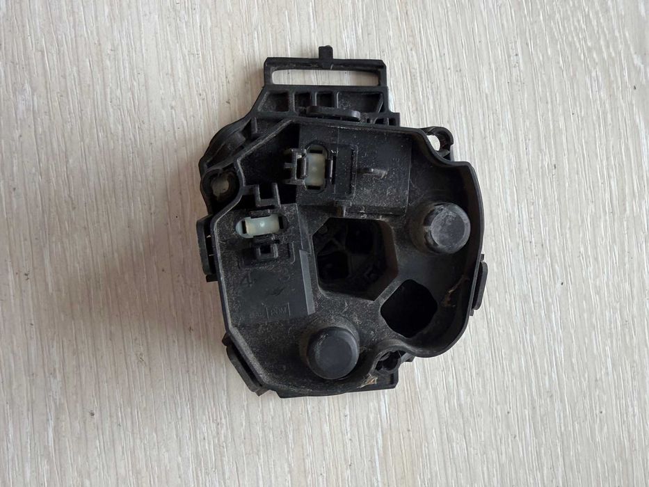 Механізм  регулювання правого дзеркала Toyota Avensis T25 - 500 грн.