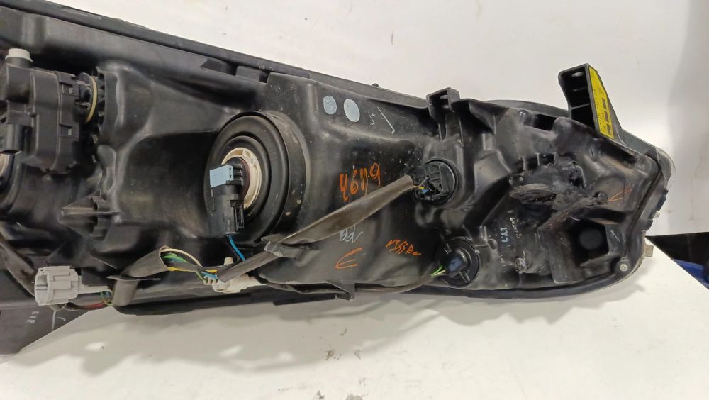 Ótica / farol esquerda NISSAN Micra V (K14)