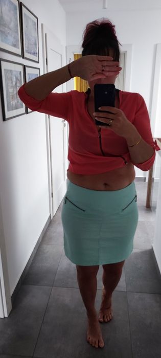 Malinowa bluzeczka rozmiar L i spódnica miętowa rozmiar L