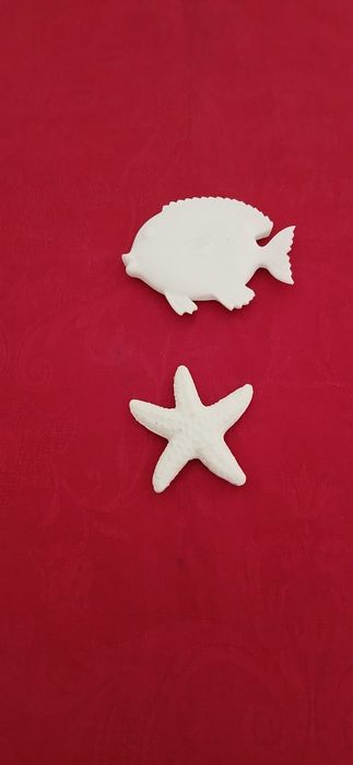 Dois ímans de gesso, novos