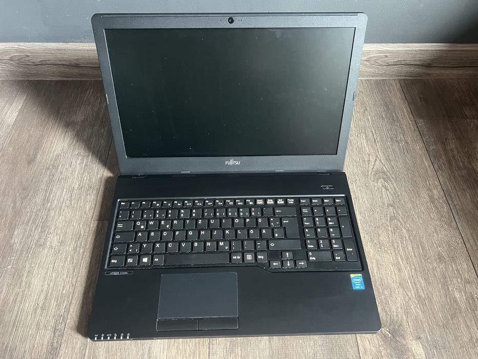 Laptop fujitsu a555 i3