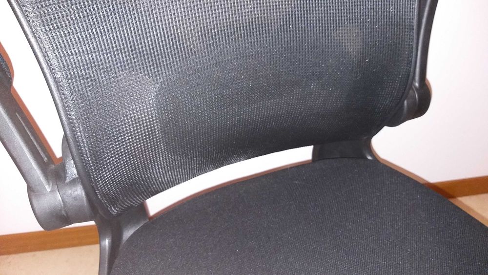 Cadeira de escritório ergonómica como Nova