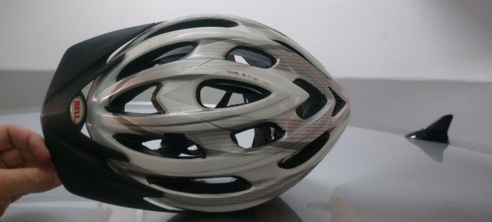 Capacete p/ ciclismo/btt/trotineta BELL