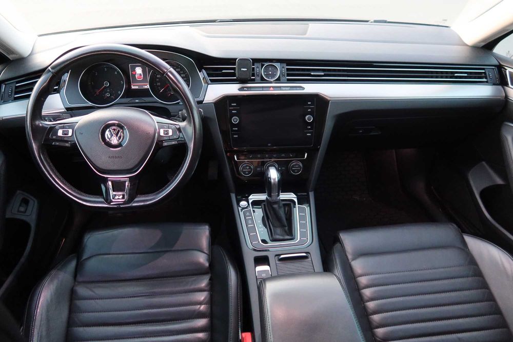 автомобіль passat b8 2017 р