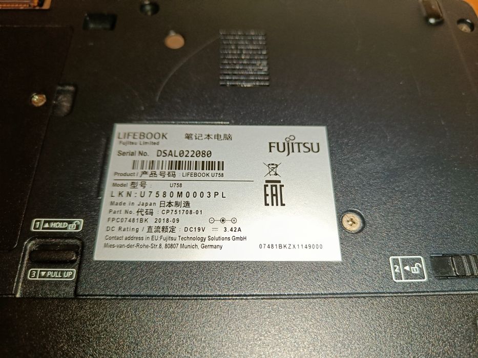 Ноутбук Fujitsu Lifebook U758 / i7-8550U / 8 gb ddr4 / 256 gb / 1 gb