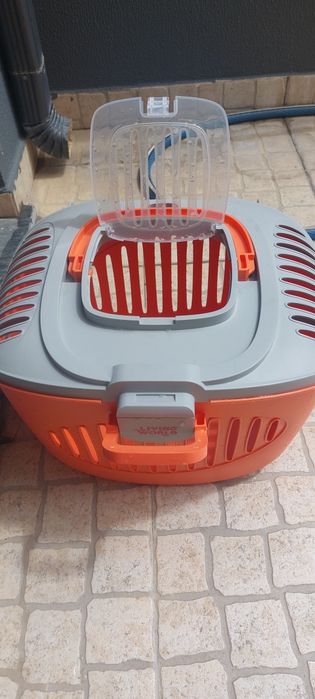 Vende-se transportadora de animais