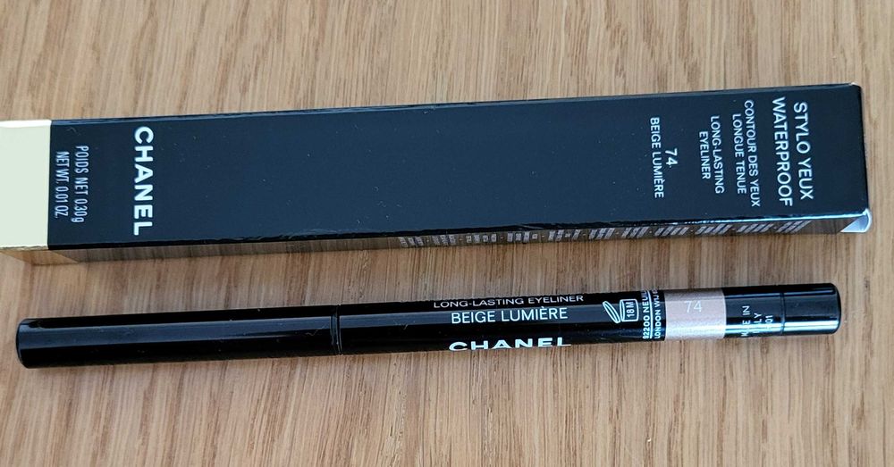 Kredka do oczu Chanel złoty