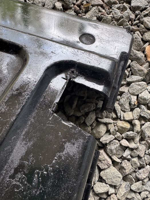 Кришка акумулятора газ 3309,3307,валдай