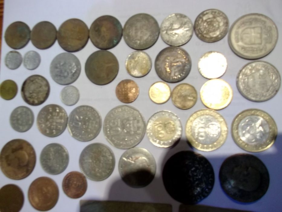 Notas para colecção e moedas em escudos