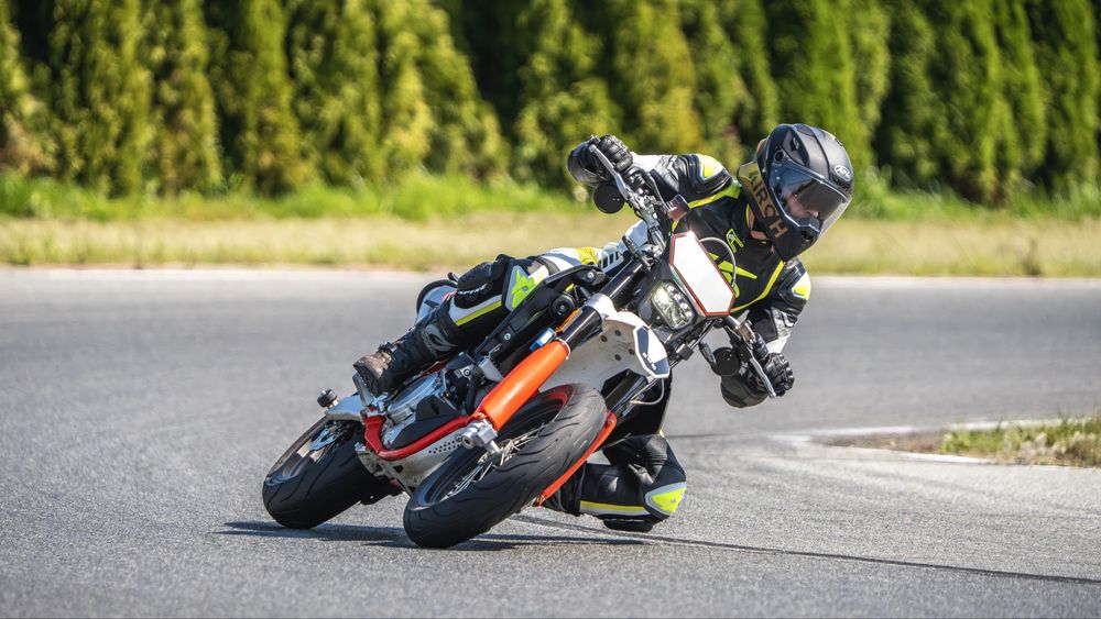 Supermoto swm sm500r