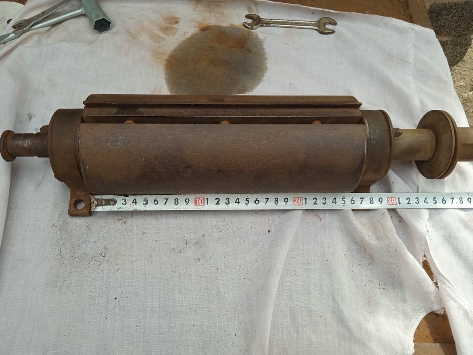 Продам вал на фуговальный станок. Вал полностью в сборе:.