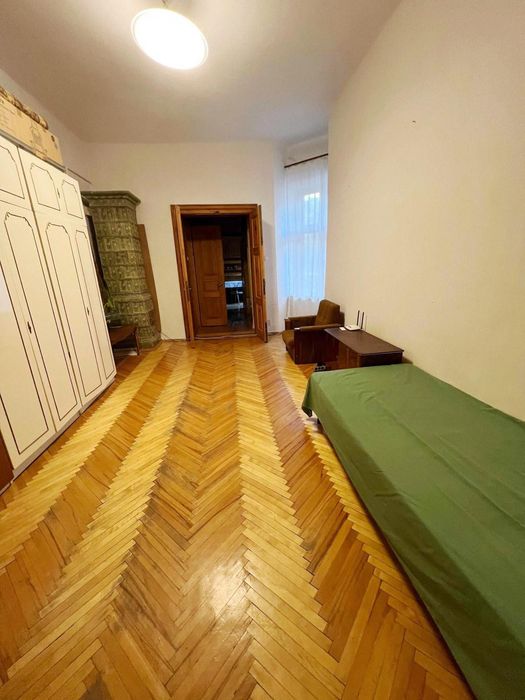 Продаж 2-кімн. квартири по вул.Пекарській, біля Зоовет. істор.Центр