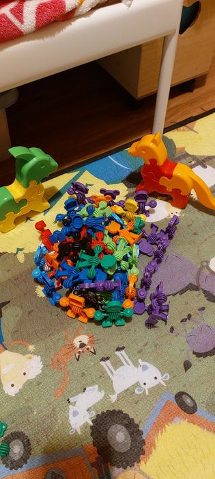 Zestaw klocków konstrukcyjnych + 2x puzzle  przestrzenny