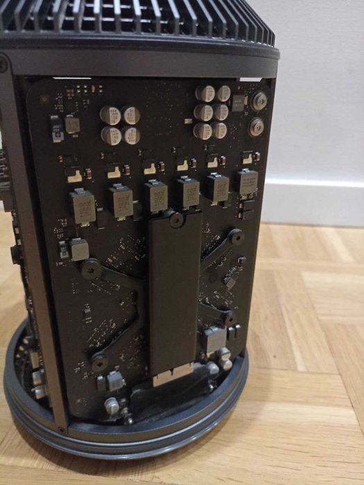 Apple Mac Pro 2013 (MacPro6,1)
