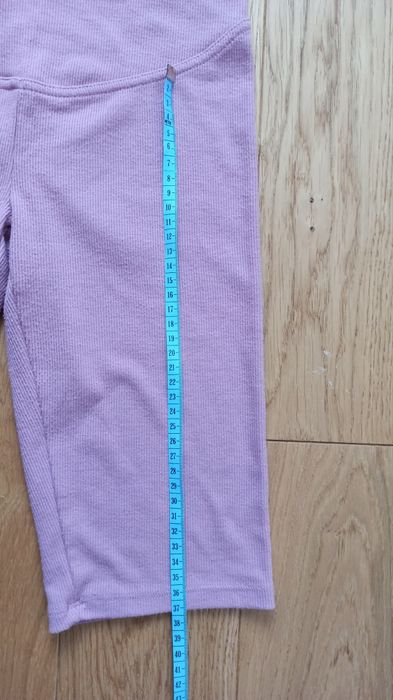 Krótkie legginsy ciążowe różowe bawełniane S/36