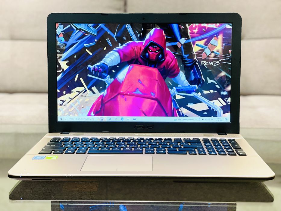 Ноутбук Asus/FHD/ i3-7100U/2.4 GHz/8 ГБ/HDD 500/GeForce 920MX/2 ГБ