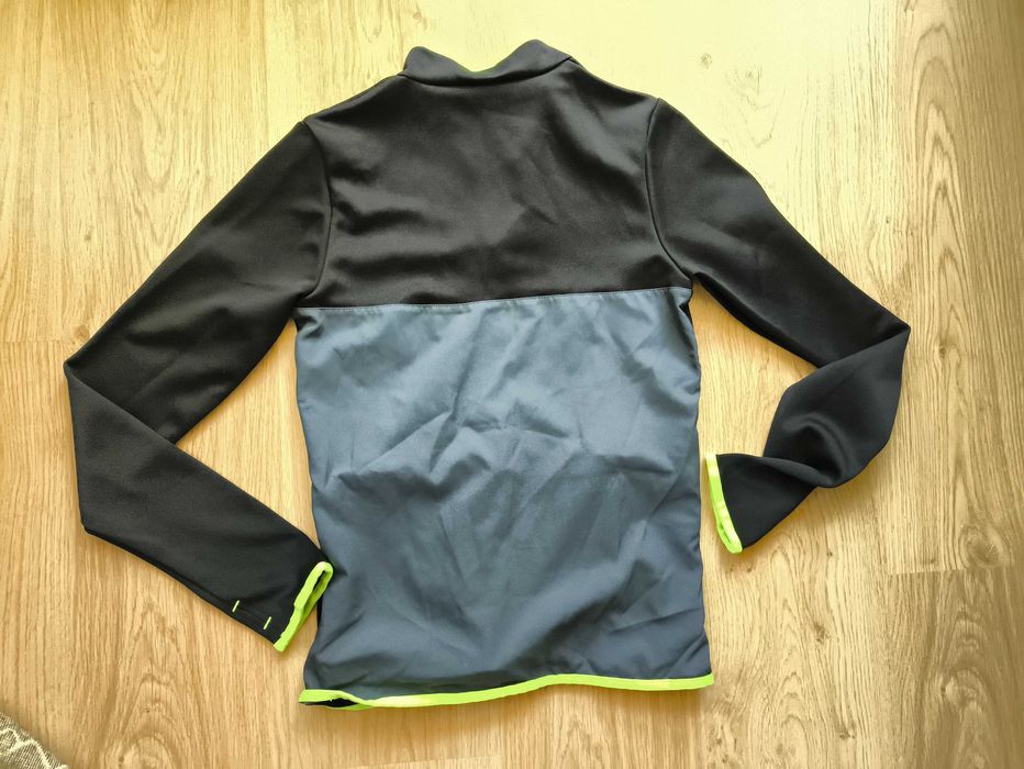 Czarna bluza Kipsta Decathlon, rozmiar 153-162