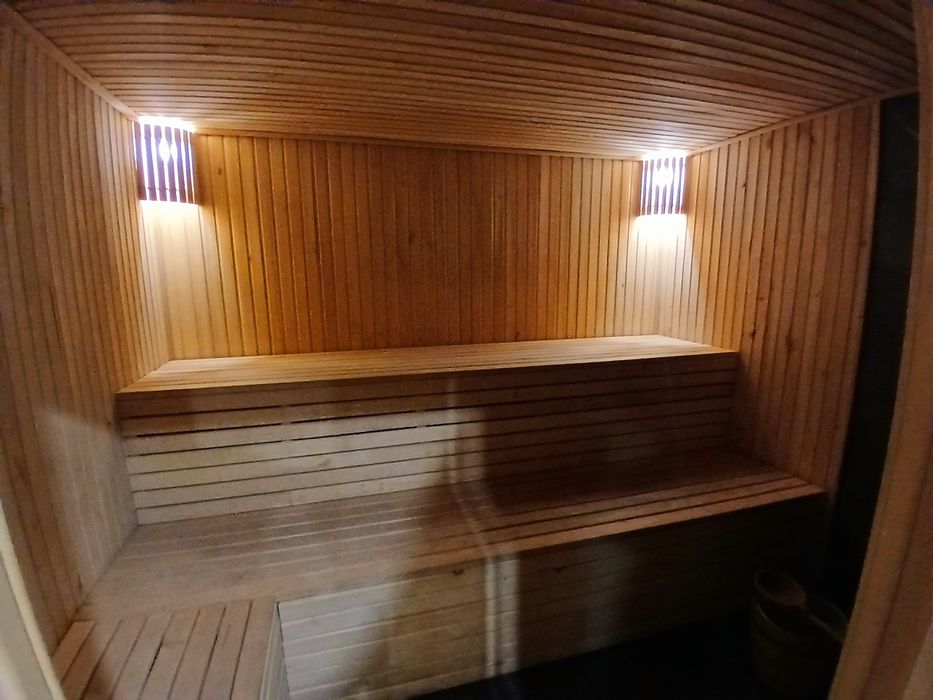 Здам Чан-Сауну з басейном.