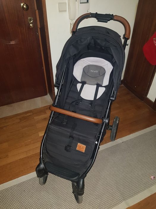 Carrinho de bebê em muito bom estado