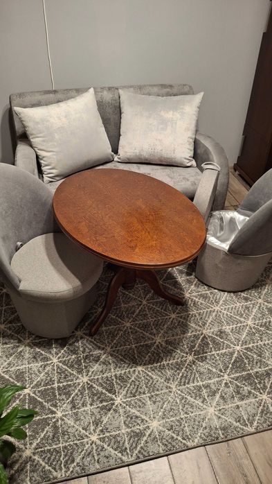 Komplet Sofa 2 -osobowa,2 fotele,ława,dywan.