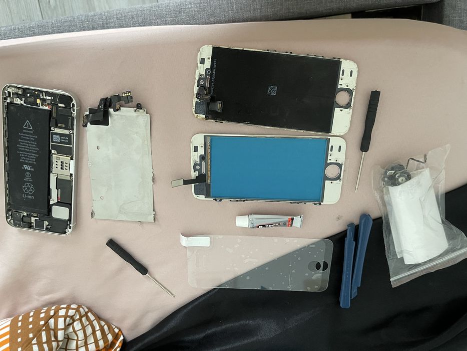 Iphone 5s на запчастини