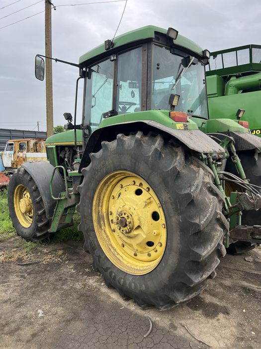 Трактор John Deere 7800