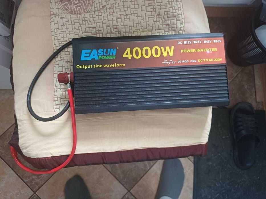 Перетворювач напруги EASUN POWER 4000W LCD інвертор із чистою синусоїдою 12V-220V