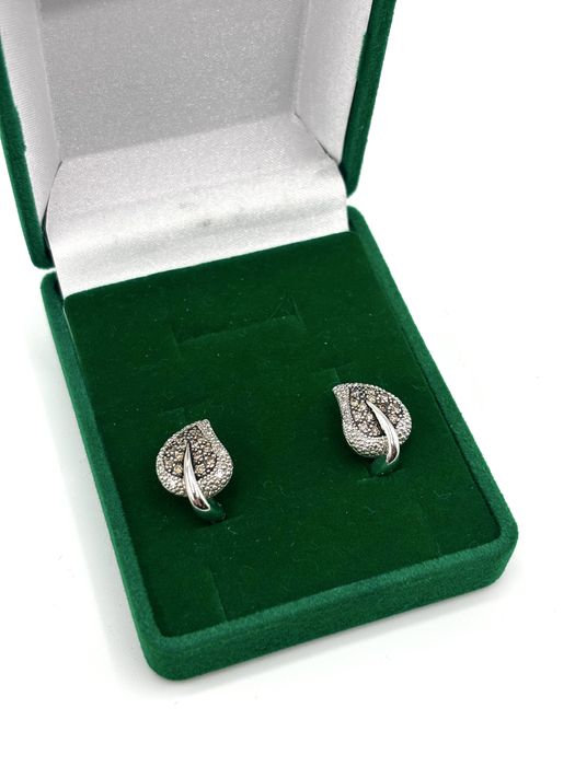 Kolczyki z brylantami Listki w białym złocie