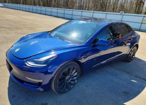 Бампер Tesla Model 3 Розборка Тесла Модель 3 Запчастини до Tesla Model 3