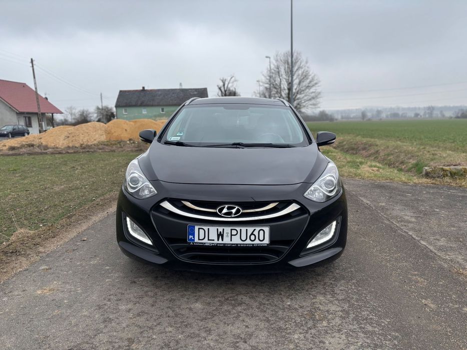 Hyundai I30 Zadbany HYUNDAI I30 CRDI 110KM Kombi Czarny