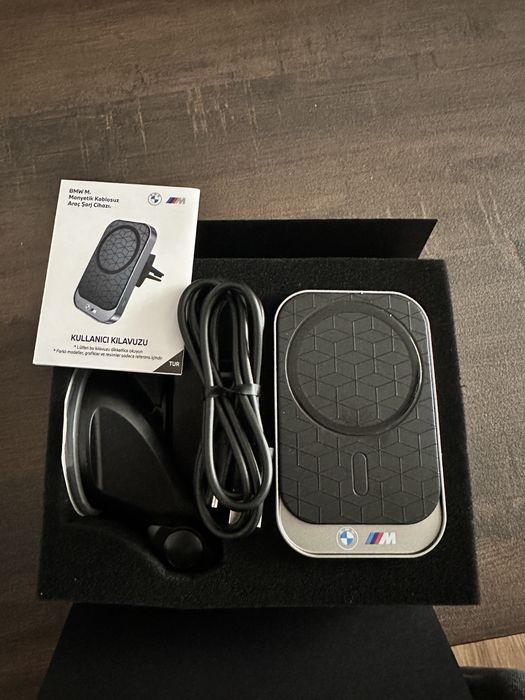 Ładowarka indukcyjna samochodowa