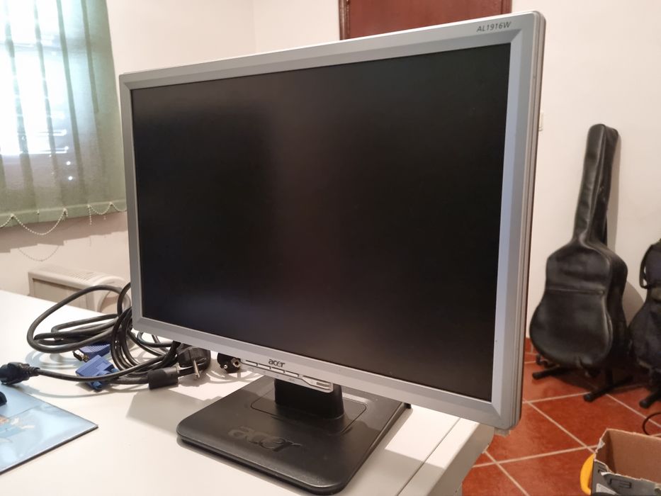 Set of 3 Monitors: ACER + BENQ64286326394754123