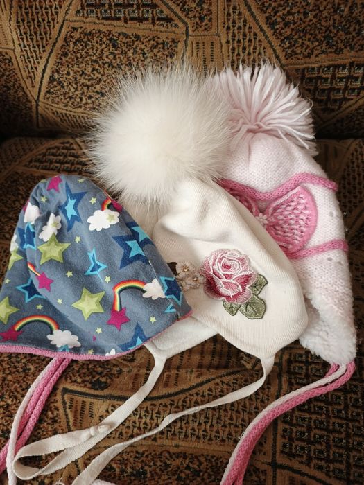 Зимові шапки на дівчинку