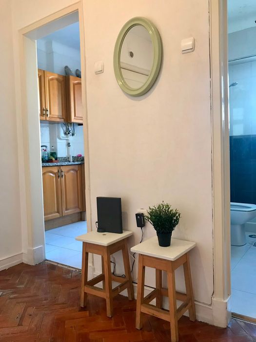 Arrendo T2 Mobilado Em Linda a velha