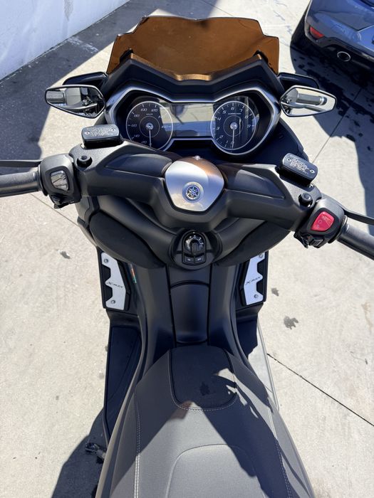 Vendo Xmax 300 Techmax 2021 c /16000km