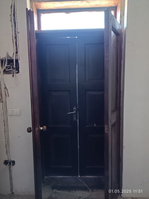 Вхідні двері подвійні