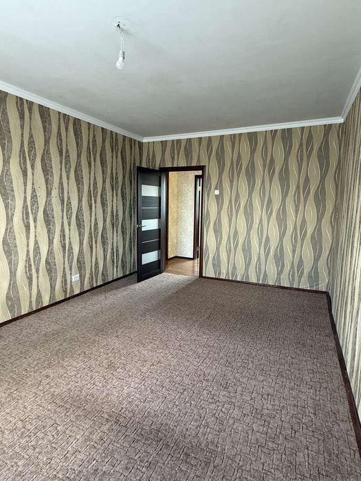 Продаж 4-х кімнатна по вулиці Прилуцька