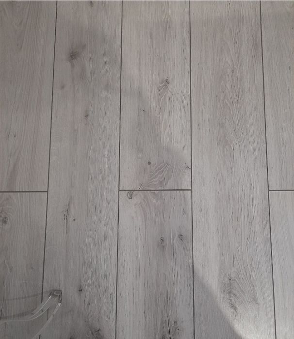 Panele laminowane szare struktura drewna  około 75m2