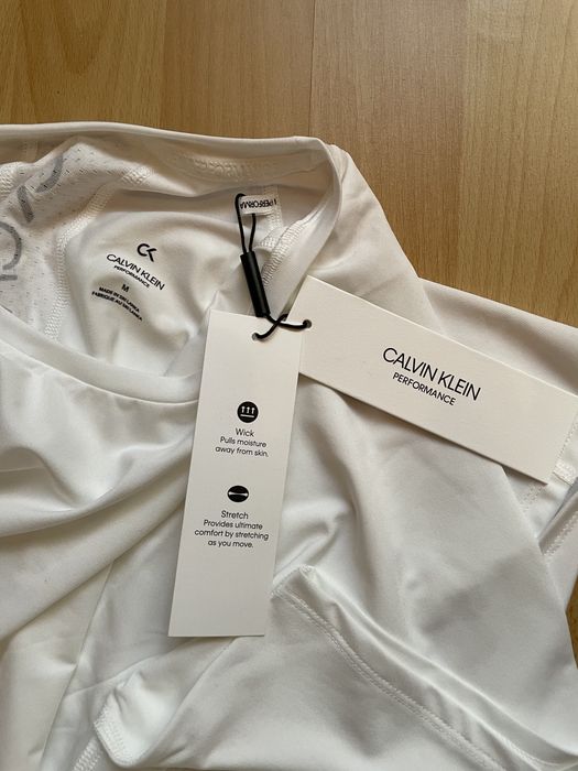 Футболка calvin klein спортивна